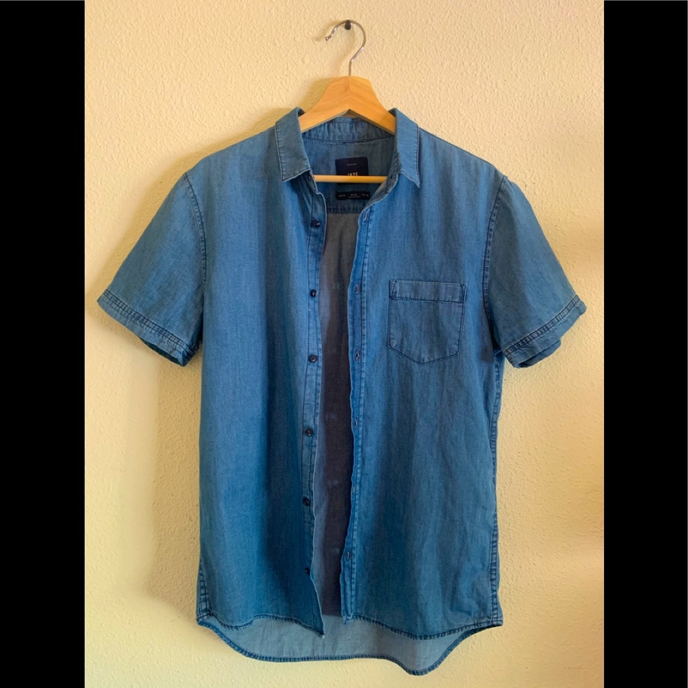 Zara man denim jeans shirt,Slim Fit(M)Runs Small.